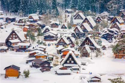 Strolling through the World Heritage Village of Shirakawa-go