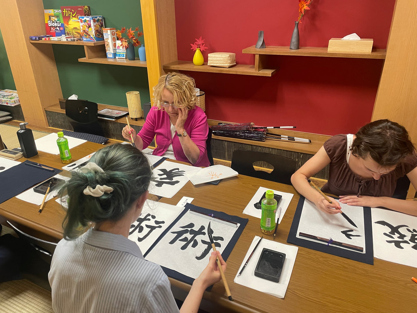 Learn the kanji that inspired Emojis and experience the art of calligraphy with a brush and ink.